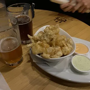 DRUNKEN CHEESE CURDS