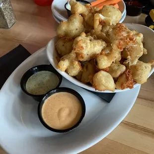 DRUNKEN CHEESE CURDS