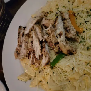 Chicken fettuccine Alfredo.....oh no. Oh  no no no no no (it was good until later)