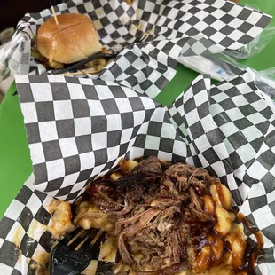 Mac and cheese with brisket, Mac and cheese brisket sliders