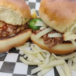 Longhorn slider right, beefy Mac left
