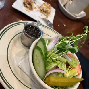 House salad, (this is a side)