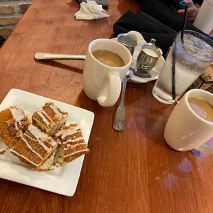 Complimentary coffee cake before the food arrives  It&apos;s super busy so this is a very nice gesture