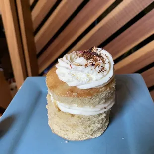 Orange olive oil cake with honey cream