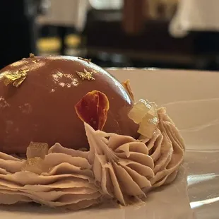 Caramel apple: elegant presentation!