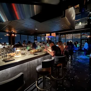Inside/bar