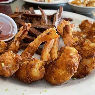 food, chicken wings and fried chicken
