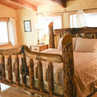 Flacon Cabin king bed