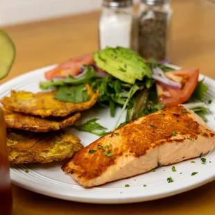 Grill Salmon with to sides