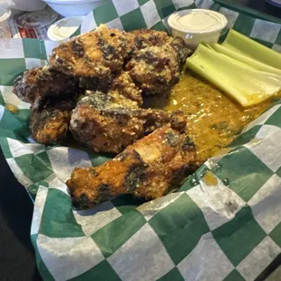 Charred garlic Parmesan wings