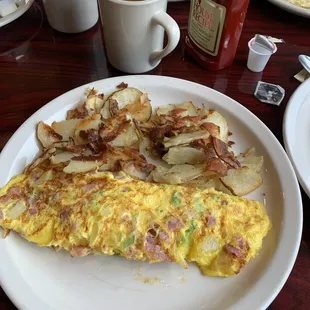 Denver omelette with fried potatoes