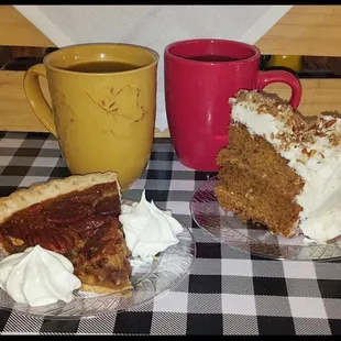 food, chicken wings and fried chicken