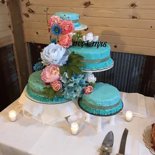 We offer specialty services! Cakes, Catering, whatever you might need!