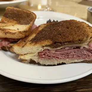 No dressing in the Reuben.