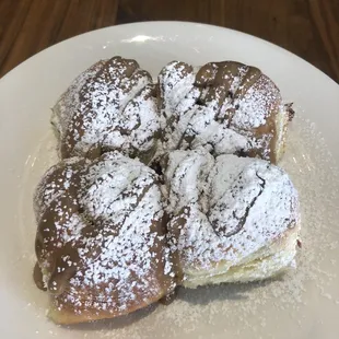 Brunch small plate - Cinnamon rolls with maple cream cheese icing