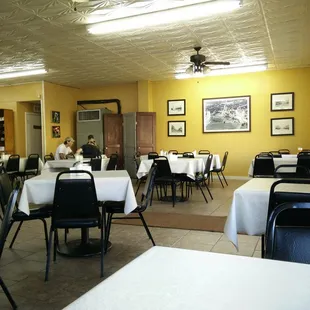 Warm local dining room out of sight  from I55,  but close. In the old section on the old road (US 51)