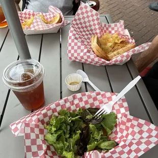 The Cafe On Broadway