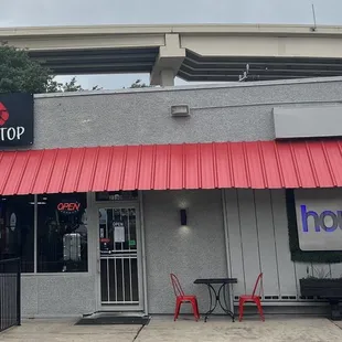 Front view of the Cajun Stop