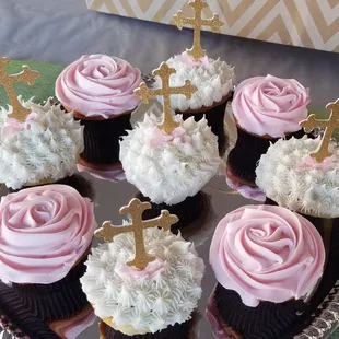 The cupcakes (strawberry &amp; vanilla with buttercream frosting) looked great and were tasty and moist. Great for a little girl's christening.
