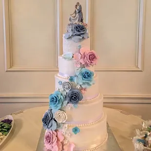 a three tiered wedding cake