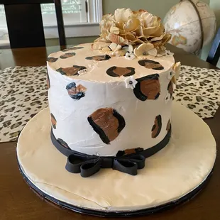 Leopard print cake