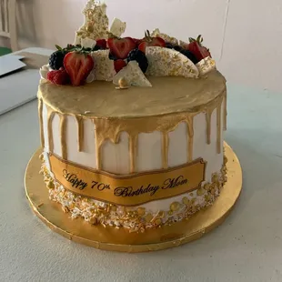Mom&apos;s Bday Cake