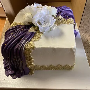 The nick on the corner. SMH.   Don&apos;t post a cake in your gallery if you can&apos;t do it