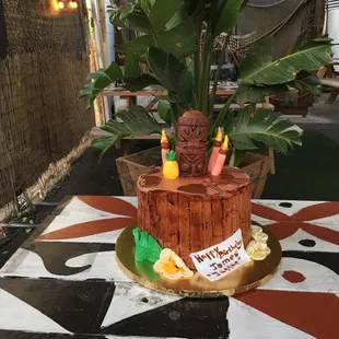 Tiki cake