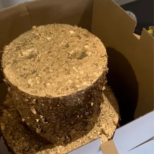 The picture of our gold flakes cake!