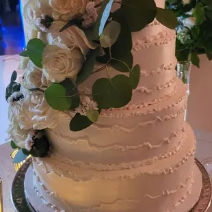 The FRONT of cake she brought to the wedding...