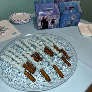 custom chocolate pretzels