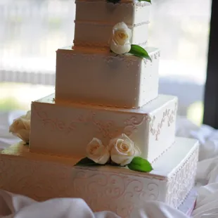 the cake studio - blush piped square wedding cake