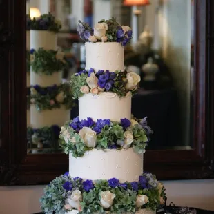 the cake studio - fresh flower wedding cake