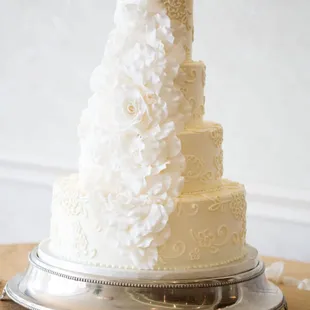 the cake studio - sugar rose wedding cake