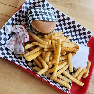 lunch special. Cheese Burger. Under $10.00 June, 2024 so much Fries!!!! yummm