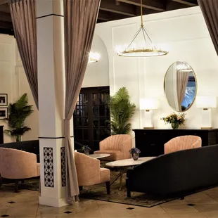 The California Lounge Seating Area