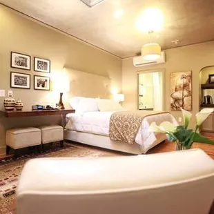 Campbell Hotel Sky Suite Deluxe Room 226