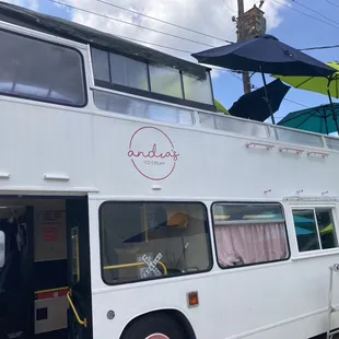 &quot;Can-opened&quot; ice cream bus