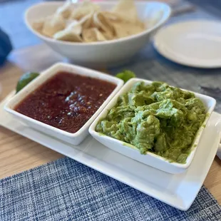 guacamole, chips and salsa