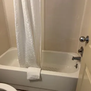 Tub really small and old looking