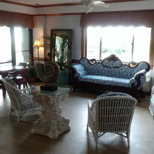 Sitting room off main lobby.