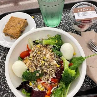 Blondie, Salad from the salad bar, Yogurt cup