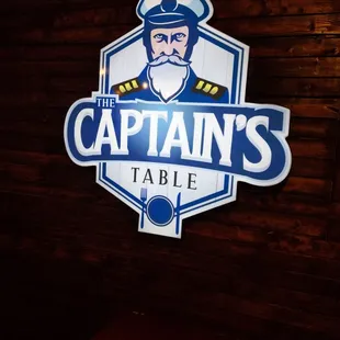 the captain&apos;s table logo