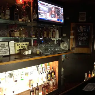 Great bar with an even better happy hour