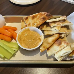 Hummus, pita points, and veggies