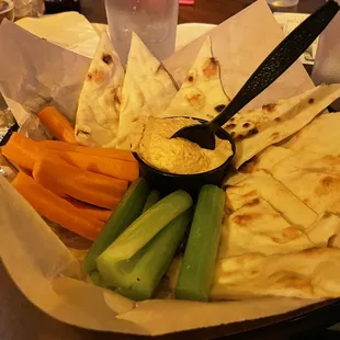 Hummus &amp; Veggies