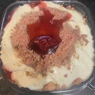 Strawberry crunch pudding