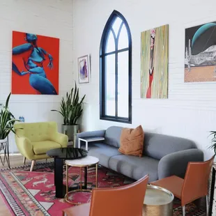 There are a mix of seating options including soft seating to get comfortable and tuck into productivity