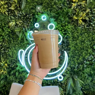 Vanilla Latte (@anniebitez)