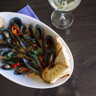 Coconut, Lemongrass Mussels